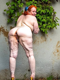 Free Granny Porn Photos: 80 yo BBW Italian Orgasm