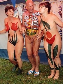 Mature grandmother is posing fully undressed