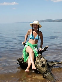 Elderly MILFs private parts revealed